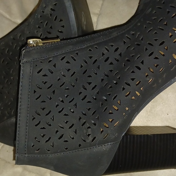 Report block booties 👢 👢 - Picture 4 of 4